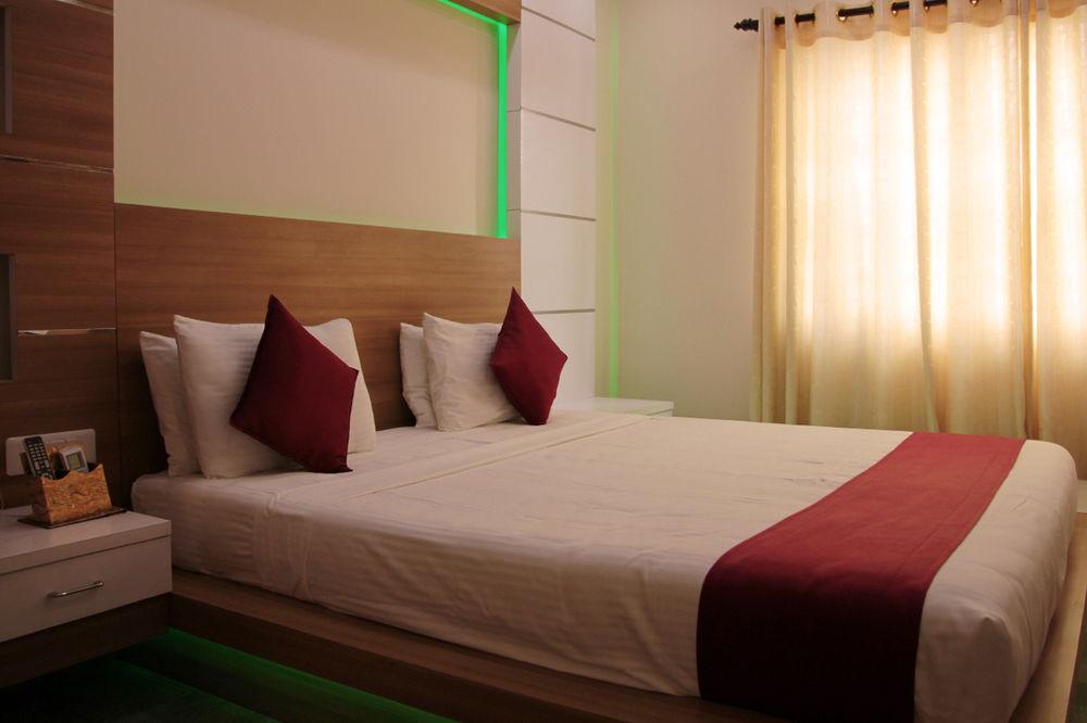 Royal Castle Hotel Negombo Exterior foto