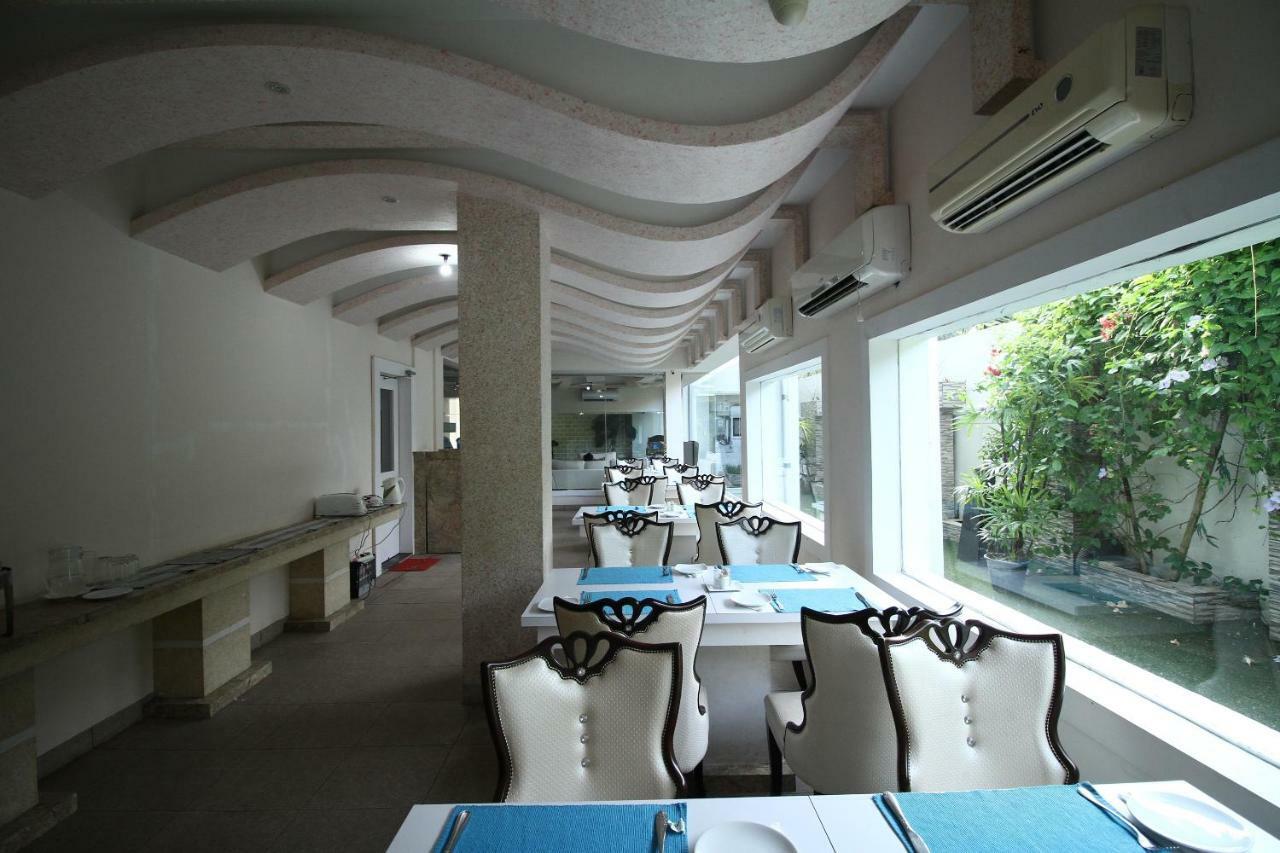 Royal Castle Hotel Negombo Exterior foto